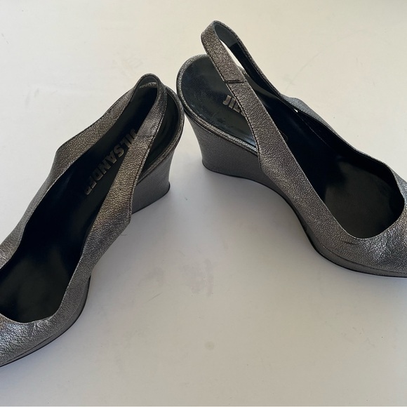 JIL SANDER Leather Silver Slingback Pumps
Women's Size: 6 | IT 36 - Picture 5 of 6